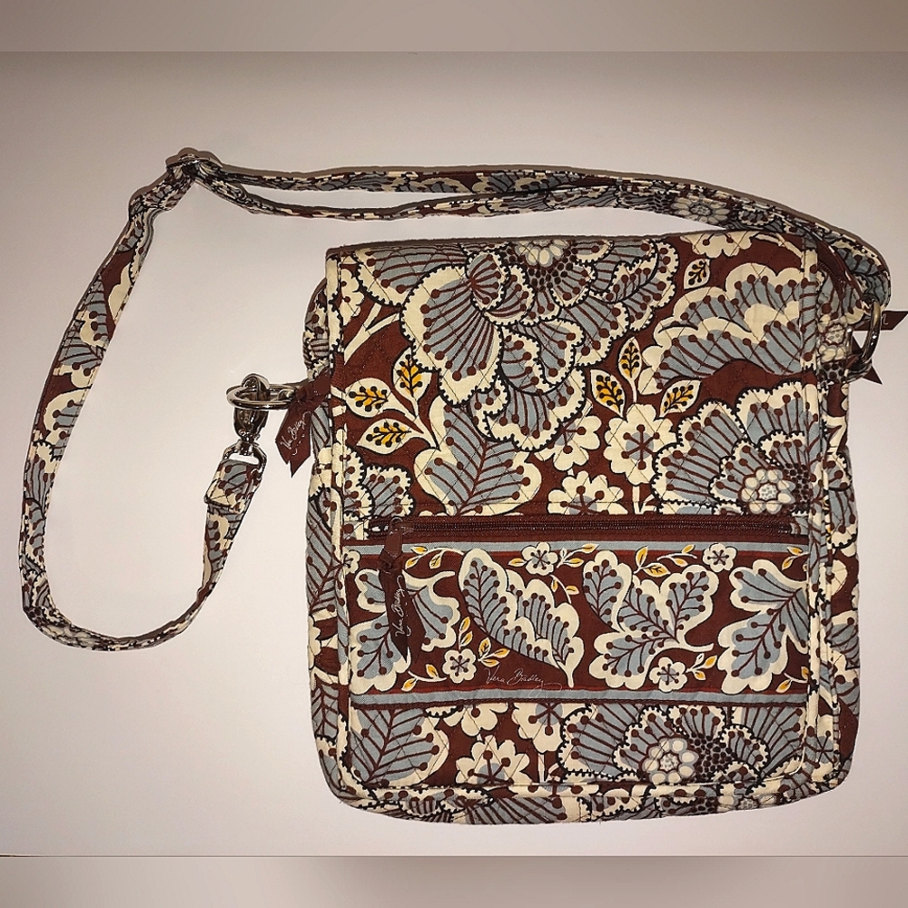 Vera Bradley pursue